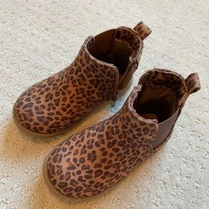 Tucker + Tate toddler boots, size 7.